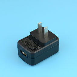   USB充电器电源适配器9V1A
